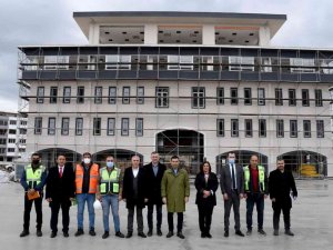 Kuşadası Belediyesi yeni hizmet binasına kavuşuyor