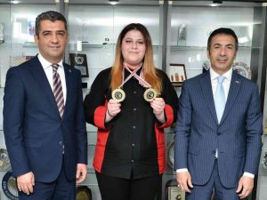 DTO’nun desteklediği genç yetenek, Tunus’tan çifte altın madalya ile döndü