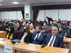 Bandırma’da 4 meclis üyesinin üyelikleri düşürüldü