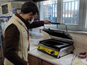 Efeler’deki okul ve yurt kantinleri denetlendi