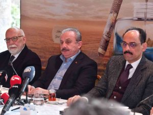 TBMM Başkanı Şentop dolma kalem meraklılarıyla bir araya geldi