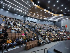 İlyas Yalçıntaş Başakşehir’de sahne aldı