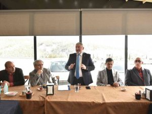 İl Genel Meclis üyeleriyle buluşan Başkan Aşgın: "Biz bu milletin de, bu şehrin de hizmetkarıyız"