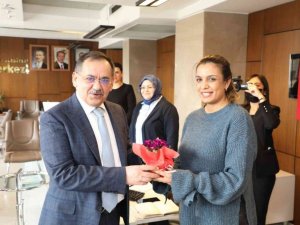 Başkan Demir’den 8 Mart sürprizi