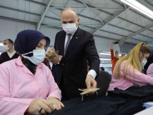 Özlü, emekçi kadınları yalnız bırakmadı