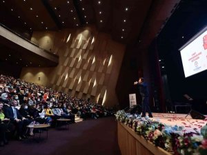 Ahmet Selçuk İlkan ile kadınlar unutulmaz bir gün yaşadı