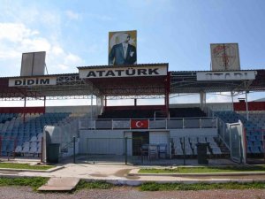 Didim Atatürk stadında yenileme çalışmaları sürüyor