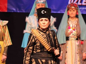 "Kahraman Türk Kadınları" isimli defile göz doldurdu