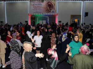 Gülüçlü kadınlar doyasıya eğlendi