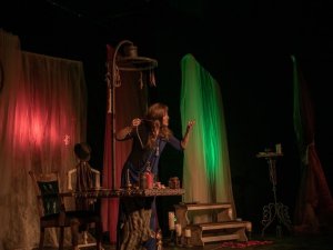 Berna Laçin Kuşadası’nda Kadınlar İçin Sahne Aldı