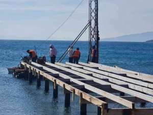 Bodrum Belediye Başkanı Aras kendi iskelesini yıktırdı