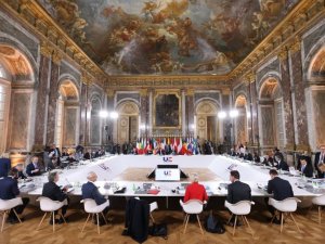 AB liderleri Rusya-Ukrayna krizi için Versay’da toplandı