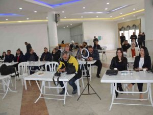 Didim’de 8 Mart’ta indirim yapan esnaflara çekilişle hediye verildi