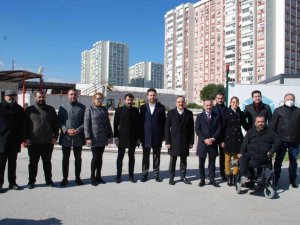 AK Parti İzmir’den opera binası çıkışı