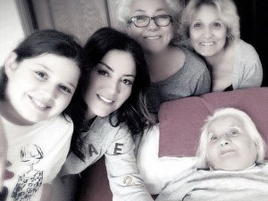 Ünlü şarkıcı Aşkın Nur Yengi’nin anne acısı