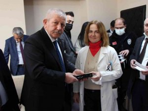 Başkan Sarı: "Sağlık çalışanları insanlık adına büyük bir hizmet sunuyor"