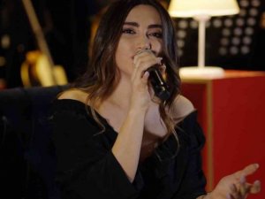 Genç şarkıcının “Gidelim Buralardan” şarkısına yorumu büyük beğeni topladı