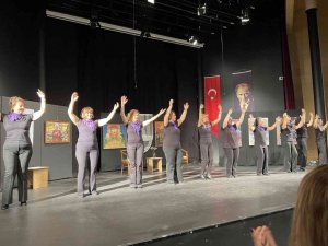 Marmaris’te “Oyunun adı yok” isimli tiyatro oyunu sahnelendi