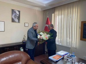 Kuşadası Belediyesi 14 Mart’ta sağlık çalışanlarını unutmadı