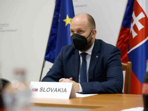 Slovakya, sınırdaki Ujgorod Havalimanı’na saldırı ihtimalinden dolayı endişeli