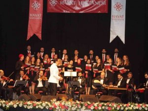 Sağlıkçılardan oluşan koro mest etti