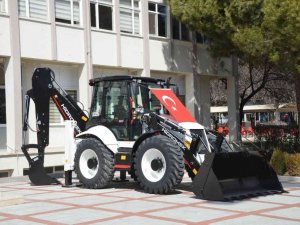 Gediz’de araç filosuna iş makinesi desteği