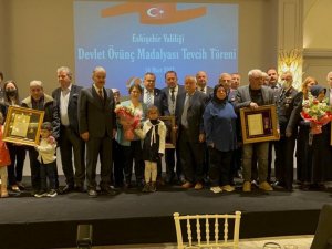 Şehit aileleri ve gazilere Devlet Övünç Madalyaları verildi