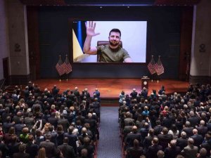 Zelenskiy’den ABD Kongresi’ne: “Hava sahasını kapatamıyorsanız bize uçak verin”
