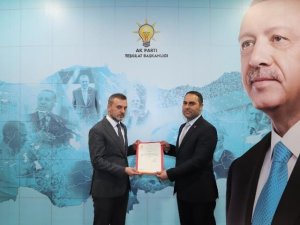 AK Parti İlçe Başkanı Taner Kazak oldu