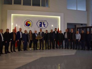 Aydın Ticaret Borası yönetimi Ege Zeytin ve Zeytinyağı İhracatçıları Birliği Yönetim Kurulu Başkanı Er’i ağırladı