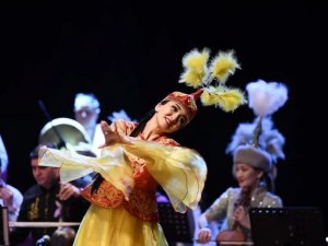 TÜRKSOY Halk Çalgıları Orkestrası’ndan Uşak’ta bahar esintisi