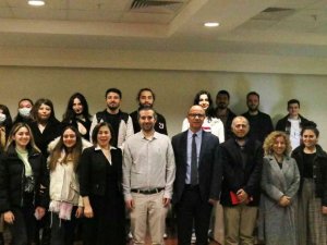 İşadamları deneyimlerini Üniversiteli gençlerle paylaşıyor