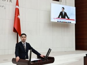 MHP’li Özdemir: "Para ve silaha karşı galip gelebilecek olan, insanlığın bizatihi kendisidir"