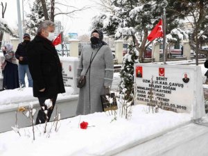 Başkan Palancıoğlu şehitliği ziyaret etti