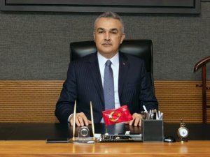 Mustafa Savaş; “Atalarımızın uğruna canlarını feda ettiği idealleri gerçekleştirmenin gayreti içerisindeyiz”