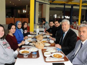 ADÜ’de ‘Çanakkale Menüsü’ öğrencilere ikram edildi