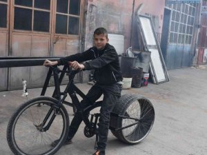 12 yaşındaki Uğur’un tasarladığı bisiklet görenleri şaşırtıyor