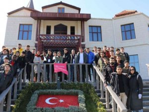 Afyonlu gençlere ’Anadoluyuz Biz’ projesi kapsamında Adnan Menderes, anlatıldı