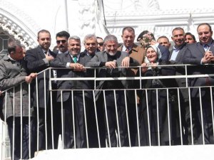 Bakan Nebati baba ocağında halaylarla karşılandı