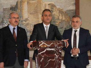 Milli Eğitim Bakanı Mahmut Özer: “364 milyonluk mevcut yatırımlara ilave olarak 1 milyarlık yatırımı Elazığ’a kazandırmış olduk”