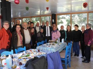 Başkan Oktay ulu çınarları unutmadı