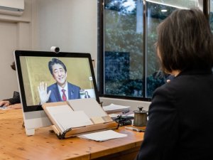 Tayvan Lideri Tsai Ing-wen, Japonya’nın eski Başbakanı Abe ile görüştü