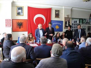 Kosova Sağlık Bakanı Latifi, İzmir’deki Kosovalılarla buluştu
