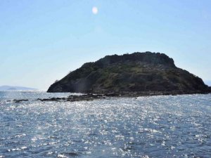 Sular çekildi adaya giden kral yolu ortaya çıktı