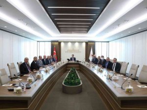 Van heyetinden Bakan Kurum’a ziyaret