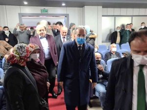 Şahin: “ Başbakan olacağım diye ortada gezineceğine yüreğin yetiyorsa Cumhurbaşkanı adayı ol Tayyip beyin karşısına”