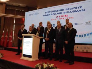 CHP’li 11 büyükşehir belediye başkanı Kuşadası’nda buluştu