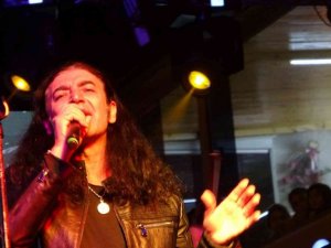 Kozan’da Murat Kekilli konserine yoğun ilgi