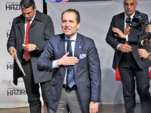 Yeniden Refah Partisi Genel Başkanı Erbakan, partisinin il başkanlığı toplantısında partililerle buluştu