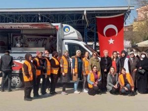 AK Parti Edremit Mahalle Teşkilatı’nın lokma ikramına ilgi yoğun oldu